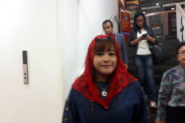 Politisi Partai Demokrasi Indonesia Perjuangan (PDI-P), Dewi Ambarwati Tanjung di Polda Metro Jaya, Kamis (9/5/2019).
