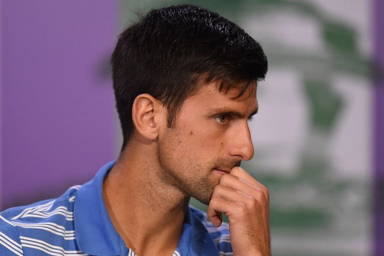 Petenis tunggal putra asal Serbia, Novak Djokovic, menghadiri sesi konferensi pers di All England Tennis Club in Wimbledon, London, Minggu (2/7/2017).