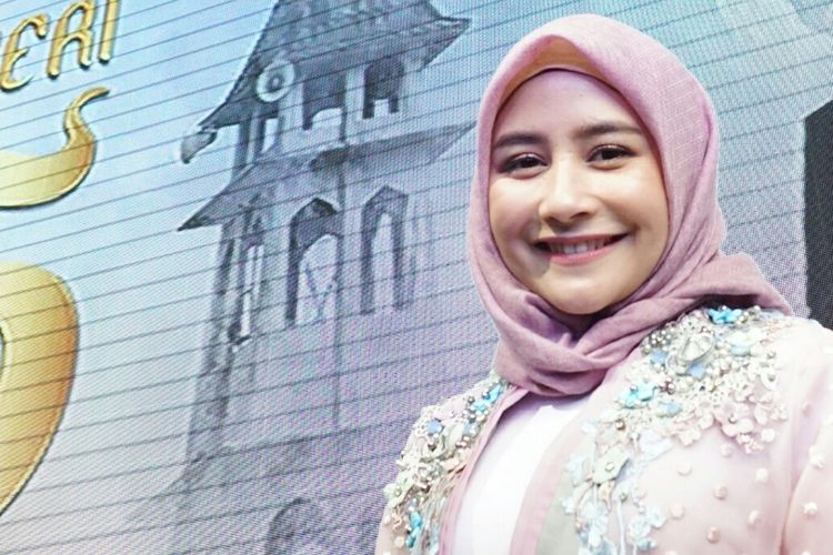 Artis peran Prilly Latuconsina dalam jumpa pers web series Negeri 5 Menara di kawasan Gatot Subroto, Jakarta Selatan, Kamis (2/5/2019).