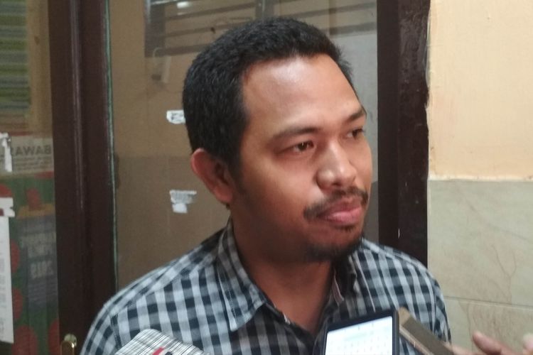 Ketua Bawaslu Makassar Nursari saat diwawancara di kantor Bawaslu Kota Makassar, Rabu (24/4/2019).
