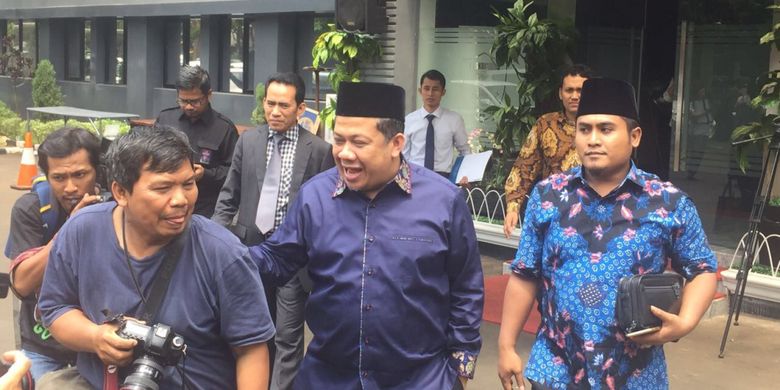Wakil Ketua DPR RI Fahri Hamzah diperiksa selama tiga jam oleh Direskrimsus Polda Metro Jaya terkait laporannya terhadap Presiden Partai Keadilan Sejahtera (PKS) Sohibul Iman, di Mapolda Metro Jaya, Senin (19/3/2018). 