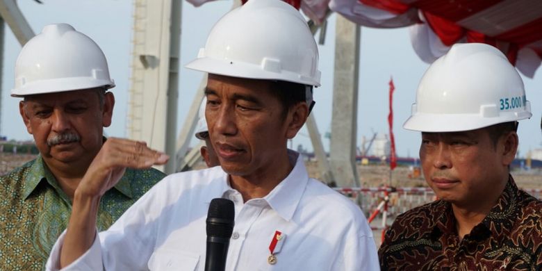 Presiden Joko Widodo (Jokowi) meresmikan proyek Pembangkit Listrik Tenaga Uap (PLTU) Jawa 7, PLTU Jawa 9, PLTU Jawa 10 dengan total kapasitas 4.000 Mega Watt (MW) di Serang, Banten, Kamis (5/10/2017).