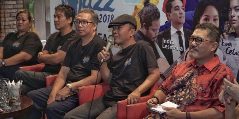 Bupati Lombok Barat, Fauzan Khalid mengatakan, cara paling mudah untuk membantu Lombok bangkit adalah berwisata ke Lombok. Mandiri Senggigi Sunset Jazz 2018 digelar Minggu, 9 Desember. 
