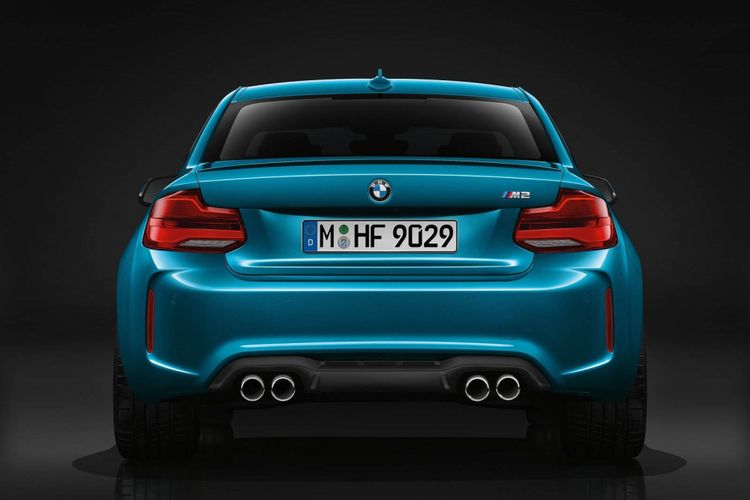 Model BMW M2 Competition 2018.