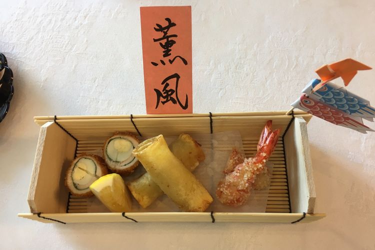 Sasami Gekkan Cornflake-Age, Torino Bareisho Maki-age, Mijinko-Age, Gorengan ala Jepang di Kediaman Duta Besar Jepang di Indonesia, Jakarta, Senin (7/5/2018). 