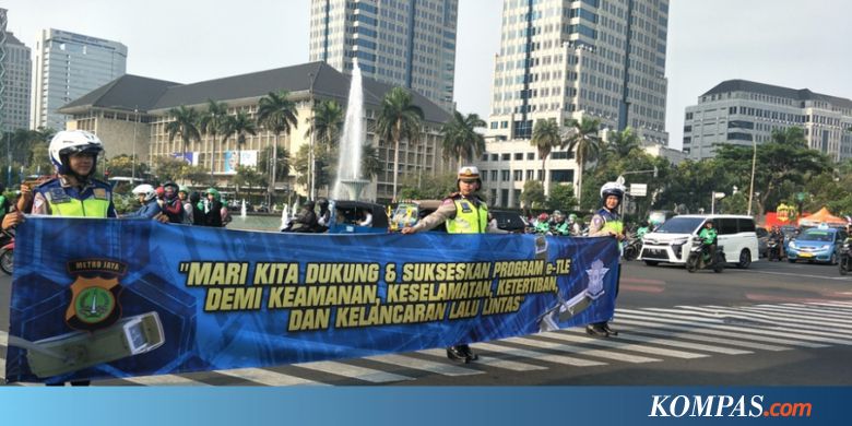 Sosialisasikan ETLE, Polisi Sebar Brosur dan Bentangkan Spanduk