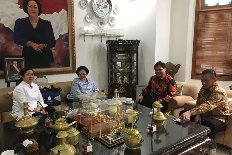 Pertemuan Ketua Umum PDI Perjuangan Megawati Soekarnoputri dengan Ketua Umum Partai Golkar Airlangga Hartarto, Senin (16/7/2018).