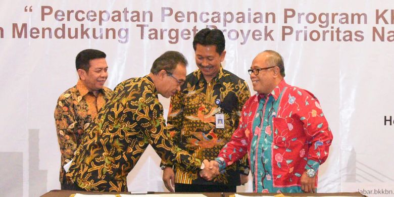 Plh. Sekretaris Daerah Provinsi Jawa Barat Daud Achmad saat membuka Review Program Kependudukan Keluarga Berencana dan Pembangunanan Keluarga (KKBPK) Tingkat Provinsi Jawa Barat Tahun 2019 di Hotel Papandayan, Kota Bandung, Selasa (6/8/2019).
