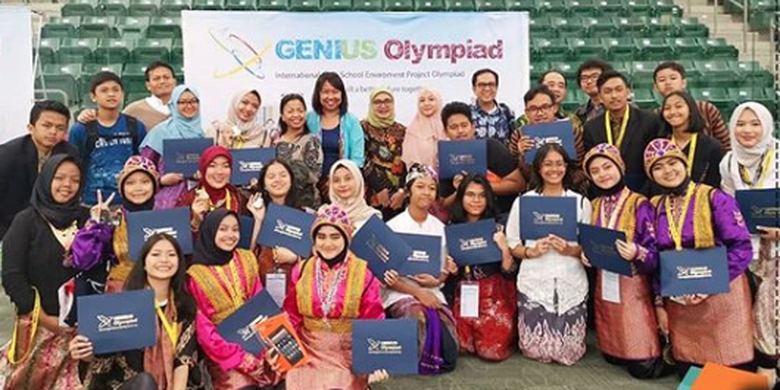 Siswa SMA Kharisma Bangsa, Tangerang Selatan, berhasil meraih 14 medali di ajang kompetisi internasional GENIUS Olympiade di Oswego, Amerika Serikat yang berlangsung 17-22 juni 2019. 