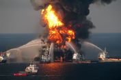 Hari Ini dalam Sejarah: Pengeboran Minyak Deepwater Horizon Meledak