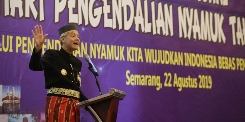 Gubernur Jawa Tengah saat membuka Seminar Nasional Keluarga Alumni Universitas Gajah Mada (Kagama) di Museum Ronggowarsito, Kamis (22/8/2019) di Semarang. 