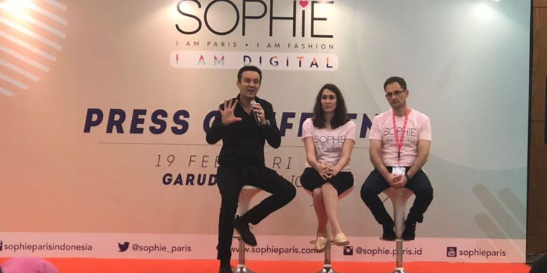 Dari Kiri ke kanan:  Bruno Hasson CEO and Founder Sophie Paris Indonesia, Alice Destandau VP e-commerce, dan Gregory Fauvet EVP Sales & Marketing.

