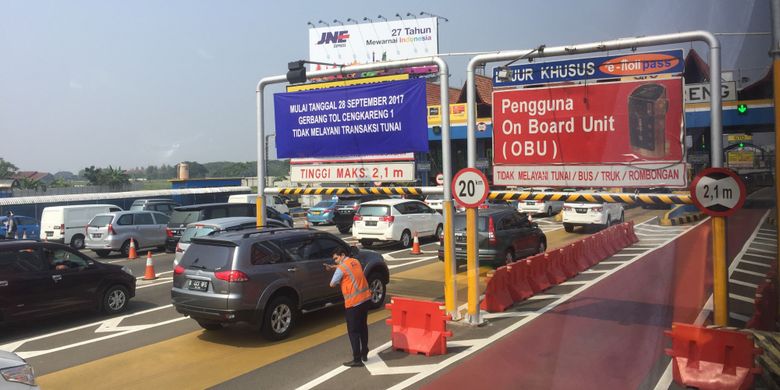 Ilustrasi gerbang tol yang terapkan sistem pembayaran On Board Unit (OBU).