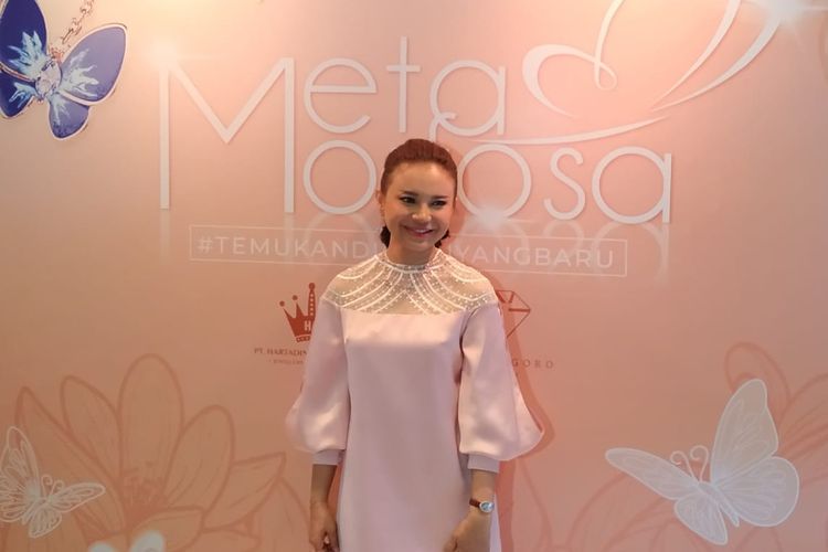 Rossa, brand ambassador Hartadinata, menghadiri peluncuran koleksi perhiasan terbaru bertajuk Metamorfosa (2/7/2019).