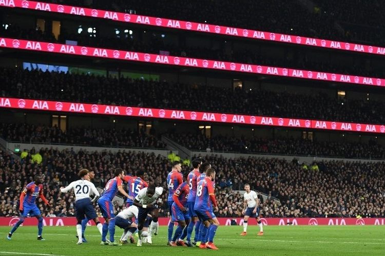 Laga Tottenham vs Crystal Palace dalam lanjutan Liga Inggris menjadi penanda awal pertandingan di Stadion Tottenham Hotspur, 3 April 2019. 