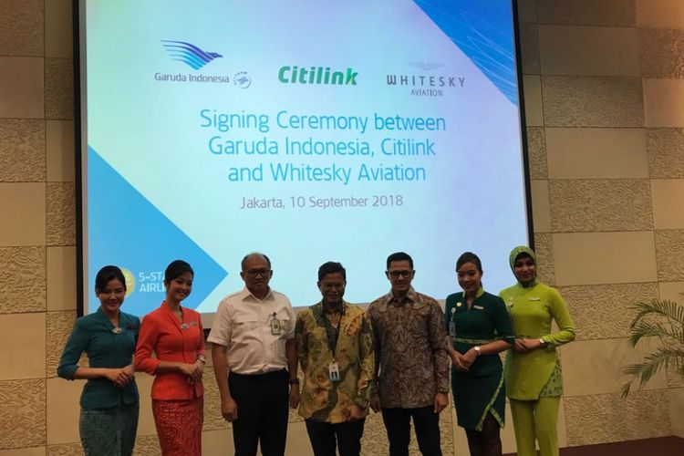 Direktur Utama Garuda Indonesia Pahala Mansury usai menandatangani kerja sama dengan Citilink dan Whitesky Aviation di Cengkareng, Tangerang, Senin (10/9/2018).