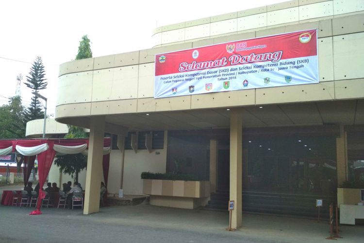 Lokasi tes kompetensi dasar CPNS di gedung Wiworo Wiji Pinilih Kota Magelang, Jawa Tengah, Jumat (26/10/2018). Tes ditunda karena ada kendala teknis. 
