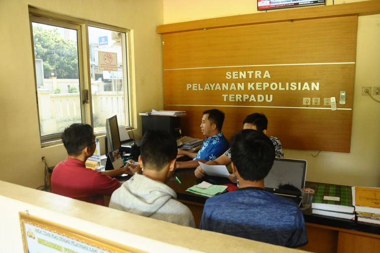 Mahasiswa dan dosen Jurusan Hubungan Internasional Universitas Jenderal Soedirman Purwokerto ke Mapolres Banyumas, Jawa Tengah, Selasa (9/4/2019)