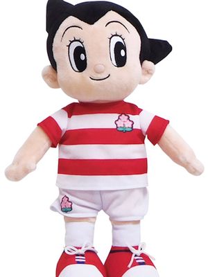 “Boneka Kolaborasi Atom Boy” (3,100 yen) dengan panjang keseluruhan 31cm 