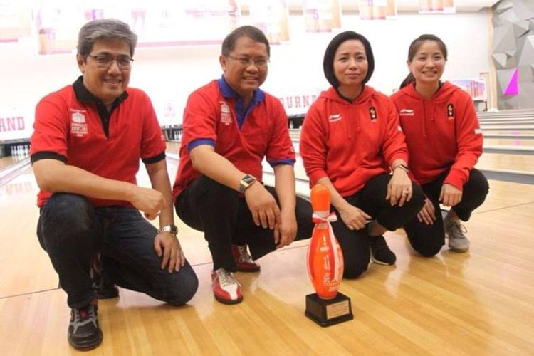  Untuk kali kedua ajang boling para jurnalis bertajuk Sinar Mas Land Journalist Bowling Tournament 2019 berhadiah total Rp 36,5 juta yang digelar di Spin City Bowling Alley, The Breeze, BSD City, Tangerang, Sabtu (6/5/2019). 