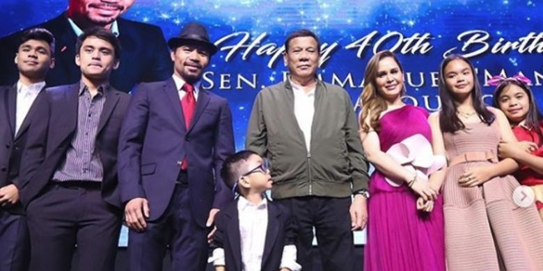 Keluarga Manny Pacquiao bersama Presiden Filipina, Duterte.