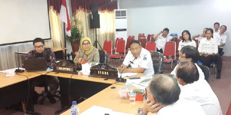 KPK perkenalkan Aplikasi Monitoring Centre for Prevention (MCP) kepada Pemerintah Provinsi Sulawesi Utara dalam Rapat Koordinasi Monitoring dan Evaluasi (Monev) Pelaksanaan Rencana Aksi Program Pemberantasan Korupsi Terintegrasi, di Kantor Gubernur Sulut, Rabu (15/8/2018). 