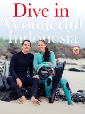 Jim Ward dan Alicia Ward, pasangan suami isteri asal Kona, Hawaii, AS, berpose untuk leaflet yang dibuat dalam rangka promosi pariwisata Indonesia. 