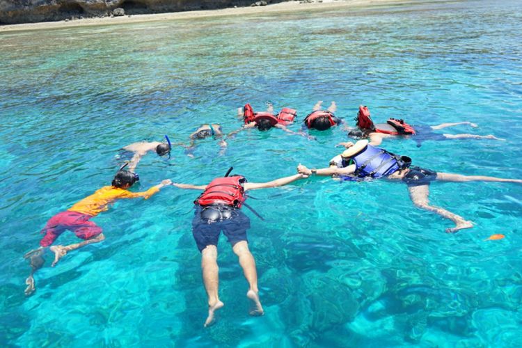 Wisata air di Pulau Menjangan Bali.