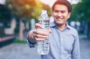 Bagaimana Aturan Minum Air Selama Puasa?