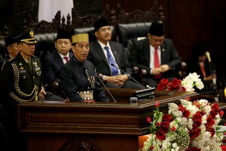 Presiden Joko Widodo memberikan pidato kenegaraan pada sidang tahunan Majelis Permusyawaratan Rakyat Republik Indonesia Tahun 2017 di Kompleks Parlemen, Senayan, Jakarta, Rabu (16/8/2017). Presiden Joko Widodo menyampaikan pidato, yakni pidato kenegaraan dalam rangka Hari Ulang Tahun RI ke 72.