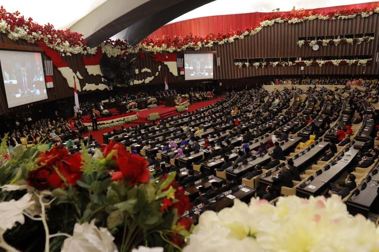 Suasana sidang tahunan Majelis Permusyawaratan Rakyat Republik Indonesia Tahun 2017 di Kompleks Parlemen, Senayan, Jakarta, Rabu (16/8/2017). Presiden Joko Widodo menyampaikan pidato, yakni pidato kenegaraan dalam rangka Hari Ulang Tahun RI ke 72.