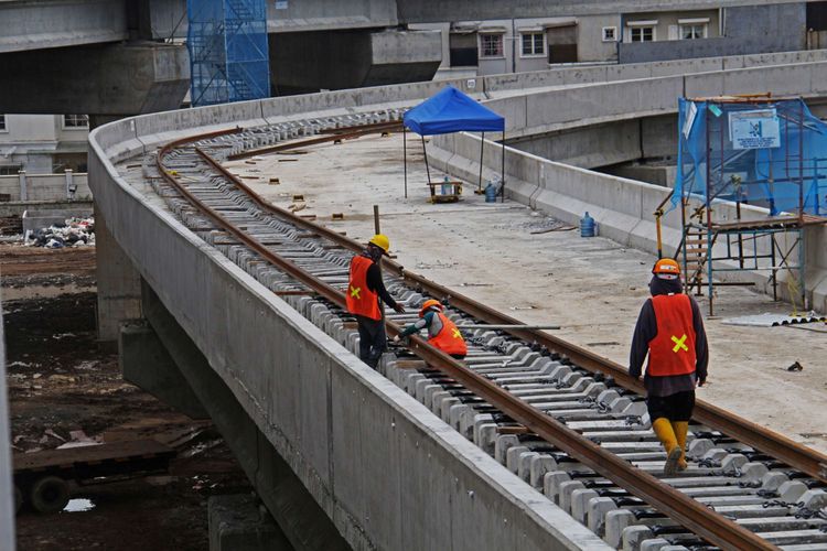 Melihat Proyek Pengerjaan LRT