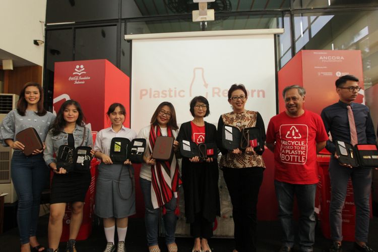 Peluncuran program Plastic Reborn oleh Coca Cola di 100 Eatery, Senayan, Jakarta, Selasa (27/2/2018)