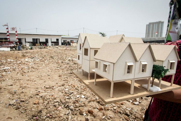 Maket rumah impian warga Kampung Akuarium, Jakarta Utara untuk diserahkan kepada Gubernur DKI Jakarta Anies Baswedan pada Sabtu (14/4/2018). (Dok. Maulana Mahardhika)