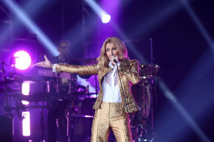 Penampilan Diva kenamaan dunia Celine Dion pada konser Live Tour 2018 di Sentul International Convention Center, Bogor, Jawa Barat, Sabtu (7/7/2018). Lagu The Power Of Love dibawakan saat pembukaan konser pertamanya di Indonesia.