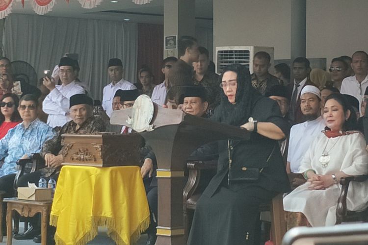 Pendiri Yayasan Pendidikan Soekarno sekaligus Wakil Ketua Umum Partai Gerindra Rachmawati Soekarnoputri saat berpidato dalam upacara Peringatan HUT RI ke 73, di Kampus Universitas Bung Karno, Jakarta Pusat, Jumat (17/8/2018).
