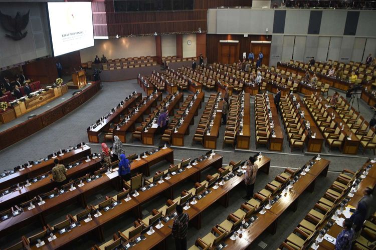 Suasana Rapat Paripurna Masa Persidangan I Tahun Sidang 2019-2020 di Kompleks Parlemen Senayan, Jakarta, Kamis (5/9/2019). Rapat paripurna tersebut membahas RUU tentang Perubahan Atas UU Nomor 2 Tahun 2018 tentang perubahan kedua atas Undang-Undang No.17 Tahun 2014 tentang MPR, DPR dan DPRD (UU MD3), serta RUU tentang Perubahan Atas UU Komisi Pemberantasan Tindak Pidana Korupsi (KPK).