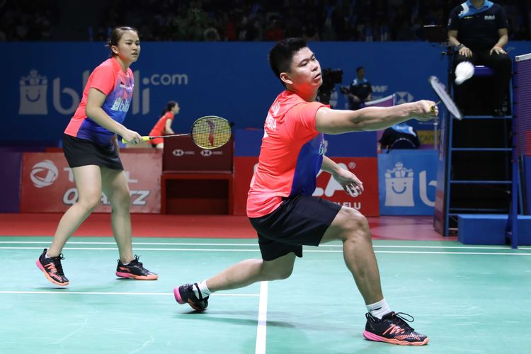 Pasangan ganda campuran Indonesia, Praveen Jordan/Melati Daeva Oktavianti, tampil pada laga babak pertama Indonesia Open 2019, di Istora Senayan, Jakarta, Selasa (16/7/2019).