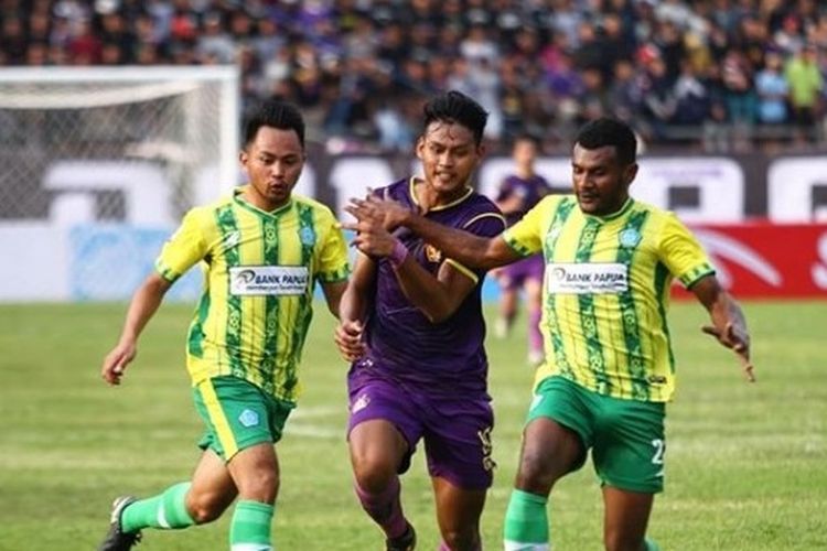 Striker Persik Kediri, Septian Bagaskara, versus PSBS Biak pada pekan perdana Liga 2 2019 di Stadion Brawijaya, Sabtu (22/6/2019).