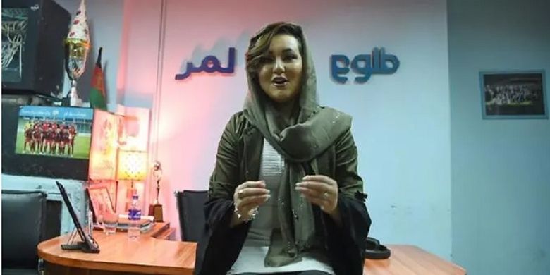 Zahra Elham. Pemenang perempuan pertama kontes menyanyi di Afghanistan.