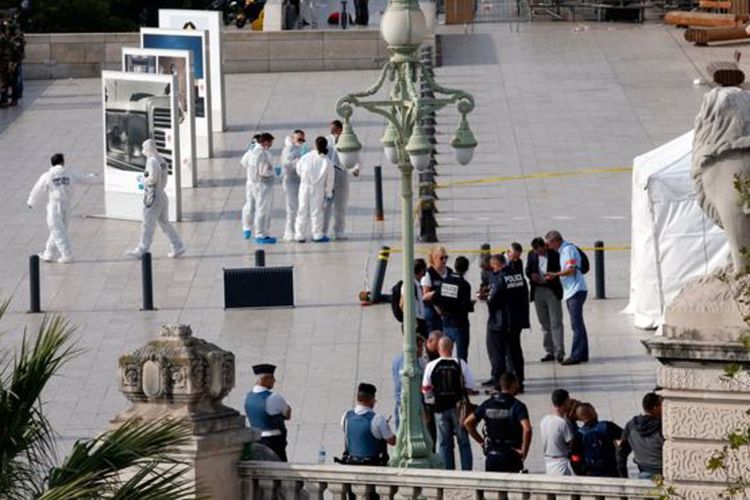 Lokasi serangan pria berpisau terjadi di luar stasiun kereta api utama di Kota Marseille, Perancis, Minggu siang waktu setempat. 