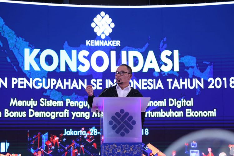 Menaker Hanif Dhakiri saat membuka Konsolidasi Dewan Pengupahan Se-Indonesia Tahun 2018 bertema Menuju Sistem Pengupahan di Era Ekonomi Digital dan Bonus Demografi yang Mendorong Pertumbuhan Ekonomi di Jakarta, Selasa (28/8/2018)