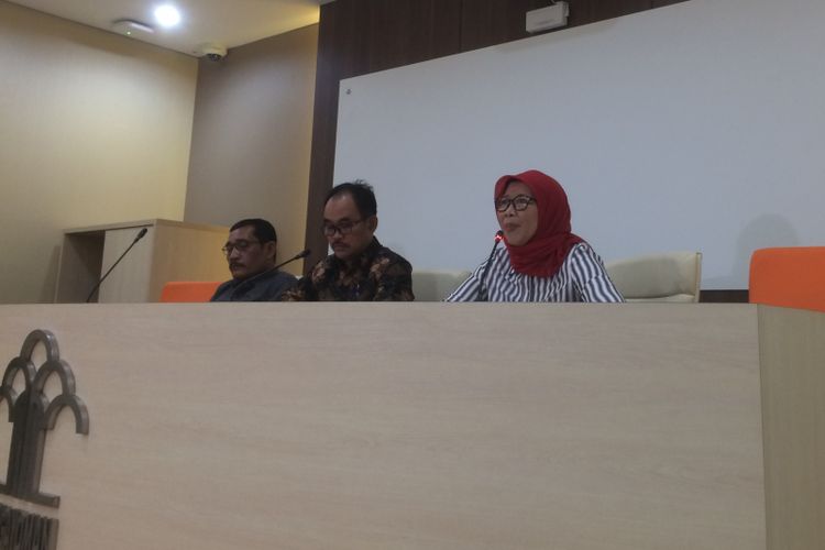 Direktur Jenderal Pemasyarakatan Kemenkumham Sri Puguh Budi Utami saat konferensi pers di di Kantor Kementerian Hukum dan HAM, Jakarta, Sabtu (21/7/2018) malam.