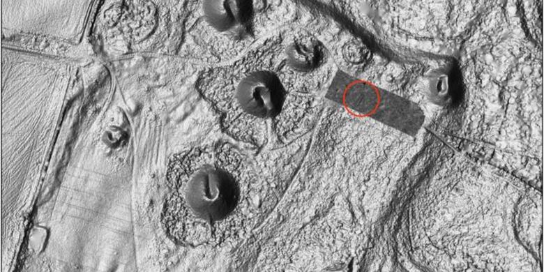 Gambar hasil georadar (GPR, radar penembus tanah) menunjukkan situs makam kapal dari zaman Viking ditemukan di Borreparken, Vestfold, Norwegia, 25 Maret 2019.