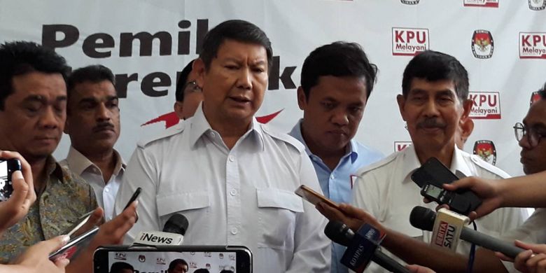 Badan Pemenangan Nasional (BPN) Prabowo-Sandiaga mendatangi kantor KPU, Menteng, Jakarta Pusat, Senin (11/3/2019).