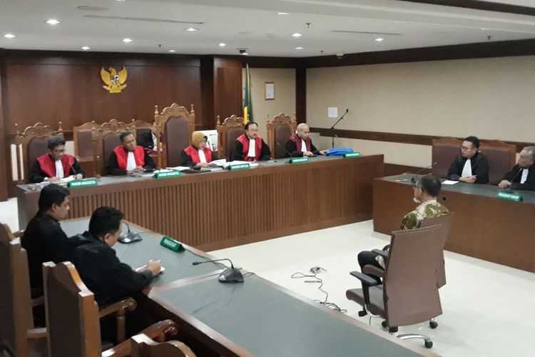 Mantan Kepala Biro Perencanaan dan Organisasi Badan Keamanan Laut (Bakamla) Nofel Hasan menghadapi sidang vonis di Pengadilan Tipikor Jakarta, Senin (19/3/2018). 