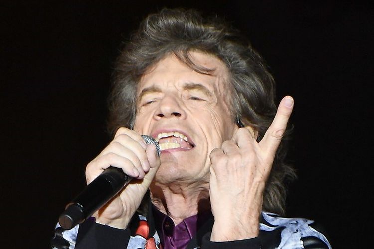 Vokalis Mick Jagger tampil bersama bandnya The Rolling Stones pada konser di The Velodrome Stadium di Marseille, Perancis, pada 26 Juni 2018. Konser itu masuk dalam rangkaian tur dunia No Filter. 
