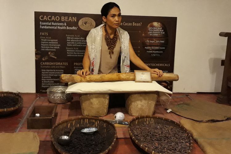 Raquel T Choa mendirikan Ralfe Gourmet, sebuah pabrik pengolahan cokelat secara manual yang berada di Cebu City, Filipina.