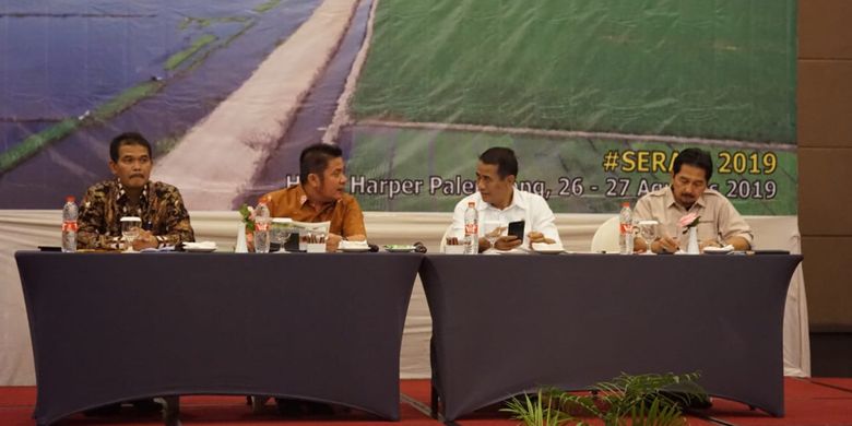 Gubernur Sumatera Selatan Herman Deru (kedua dari kiri) mengapresiasi program Serasi yang dijalankan Kementan.