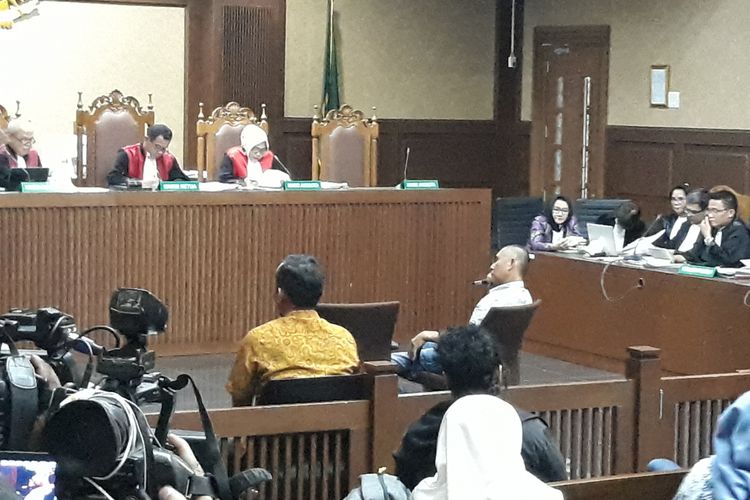 Direktur PT Surya Mega Jaya Sarwani saat bersaksi di Pengadilan Tipikor Jakarta, Kamis (11/4/2018).